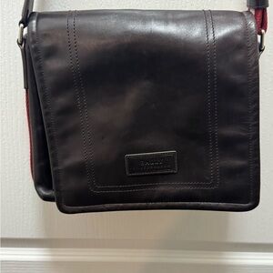 Bally Men’s satchel. My man purse for international travel. Barely any wear.